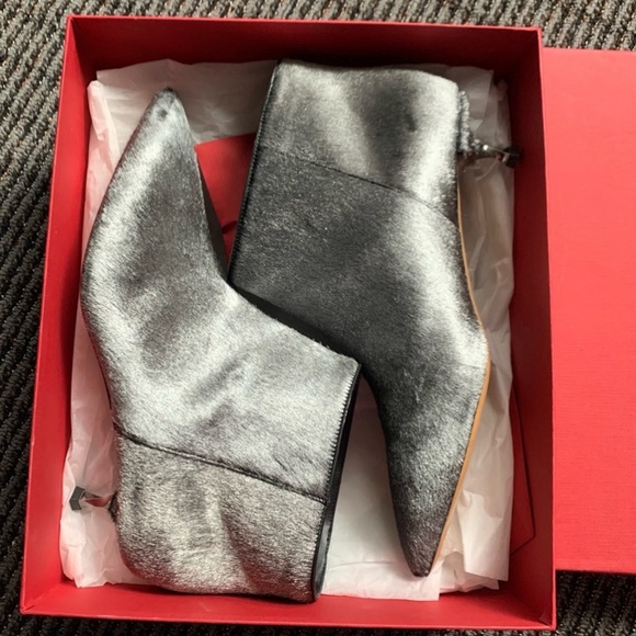 Valentino Garavani Twist-Heel Silver Fur Bootie - Picture 3 of 11